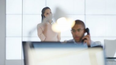 telefonda pazarlık 4 k hamile iş Yöneticisi
