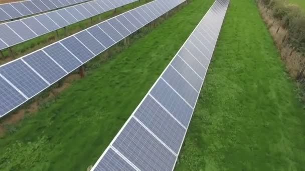 Imagens Aéreas Drone Grande Instalação Painéis Solares Campo — Vídeo de Stock