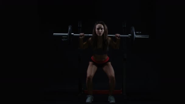 Entrenamiento Peso Mujer Joven Fit Haciendo Sentadillas Con Barra — Vídeos de Stock