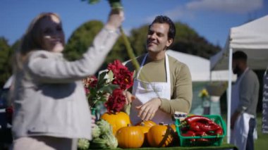 müşterilere çiftçi Market 4 k dostu durak sahipleri taze satış üretmek