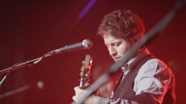 Banda Músicos Tocando Vivo Escenario Video Cámara Lenta — Vídeos de Stock