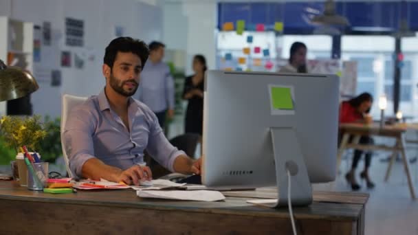 Designer Working His Desk Creative Office Talking Female Colleague — Stock Video