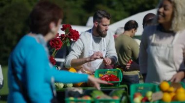 müşterilere çiftçi Market 4 k dostu durak sahipleri taze satış üretmek