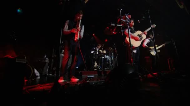 비디오 슬로우 나이트 무대에서 노래를 — 비디오