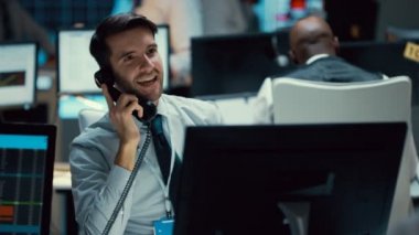 4k yapıyor emin borsa tüccar telefonda fırsatlar