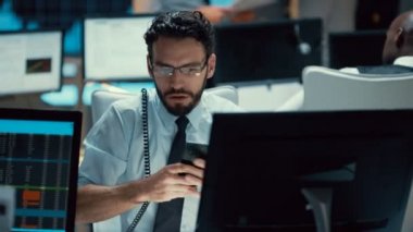 4k yapıyor emin borsa tüccar telefonda fırsatlar