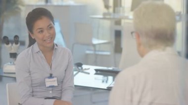 sağırlık olması ile 4 k olgun adam için Merhaba teknoloji işitme cihazı monte