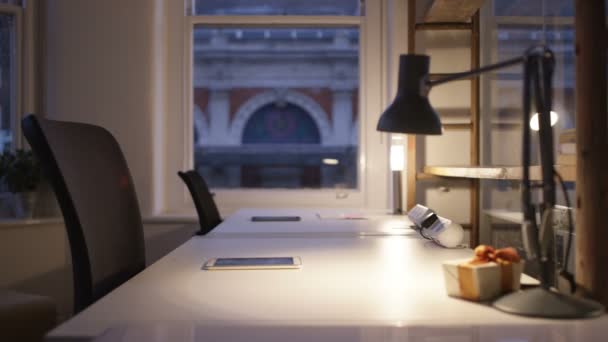 Intérieur Bureau Ville Vide Crépuscule — Video