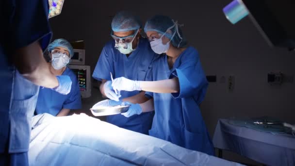 Team Surgeons Operating Theater Performing Operation Patient — Stock Video