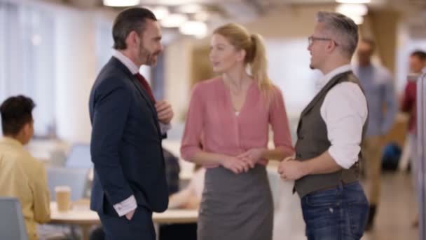 Retrato Del Equipo Negocios Sonriente Oficina Moderna Moda — Vídeo de stock