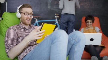 фото брюнеток с каре со спины на аву в контакт