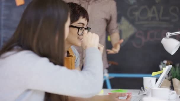 Grupo Negocios Trabajo Lluvia Ideas Oficina Creativa Dan Máximo Cinco — Vídeos de Stock