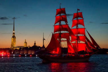 Tatil, St. Petersburg Scarlet yelken