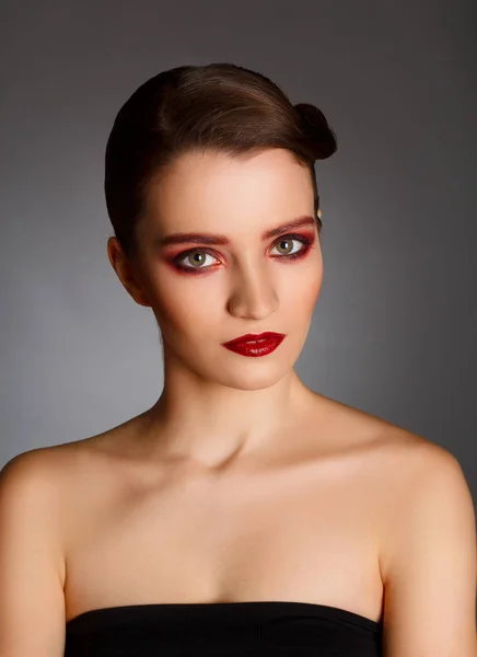 Porträtt av vacker sexig fotomodell — Stockfoto