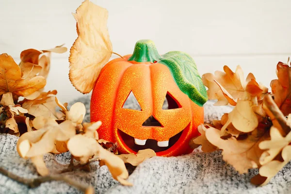 Picture of pumpkie over white wooden background. Halloween conce — Stock Photo, Image