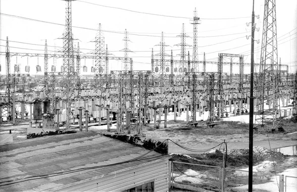 Photo vintage de l'ancienne sous-station électrique noir et blanc — Photo