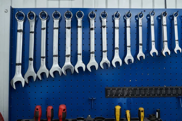 Set Keys Other Tools Stand Car Workshop — Stock Photo, Image