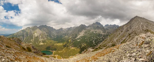 Panorama of Popradske pleso lake valley in Tatra Mountains, Slovakia, Europe — Stock Photo, Image