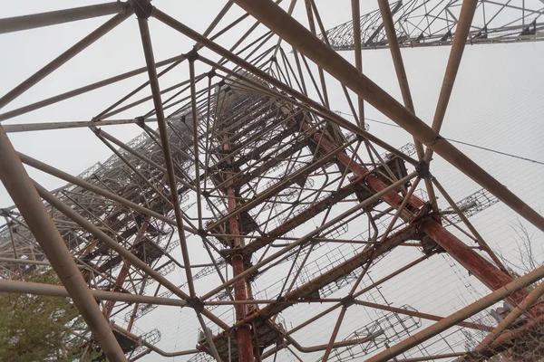 Sistema de radar soviético Duga cerca de la central nuclear de Chernobyl — Foto de Stock