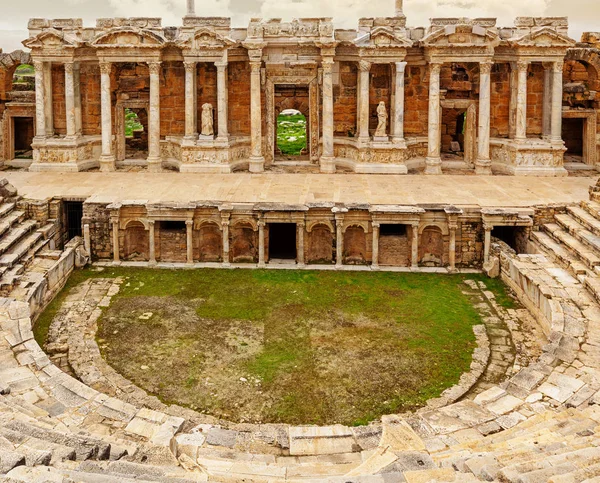 古代都市ヒエラポリス パムッカレ近くの古代ギリシア劇場 — ストック写真