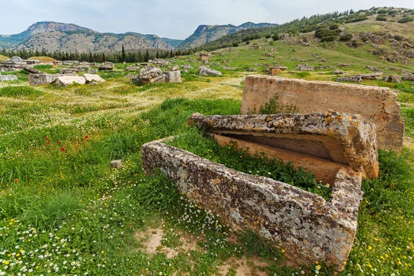 Romjai, ősi város, Hierapolis, Pamukkale, Törökország közelében — Stock Fotó