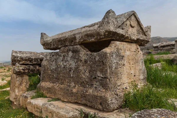 Ruinerna av antika staden, Hierapolis nära Pamukkale, Turkiet — Stockfoto