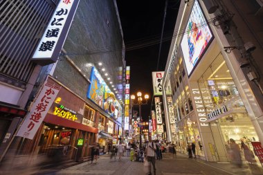 Osaka, Japonya - 3 Eylül 2019: Gece alışveriş alanı Dotonbori. Osaka, Japonya.