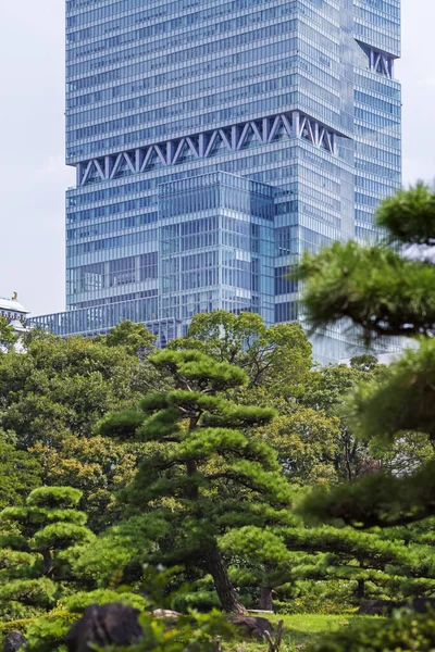 Arquitectura moderna. Rascacielos modernos de acero y vidrio en Osaka . —  Fotos de Stock
