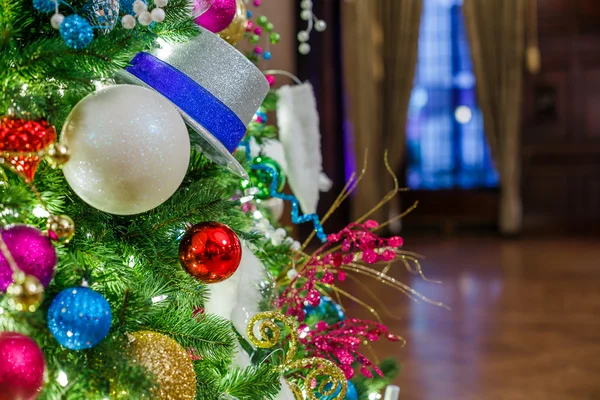 Albero di Natale decorato — Foto Stock