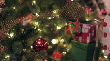 Dekore edilmiş bir Noel çekim dolly