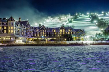 Kış mavi dağ köyü