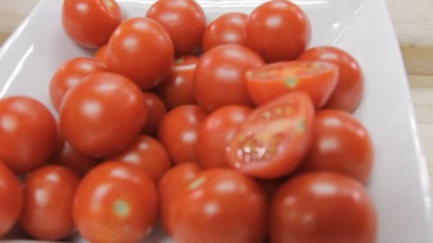 Tomates cereja frescos suculentos — Vídeo de Stock