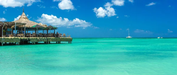 Palm beach på aruba island — Stockfoto