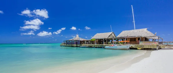 Cafe on tropical beach at Aruba — Stock Photo, Image