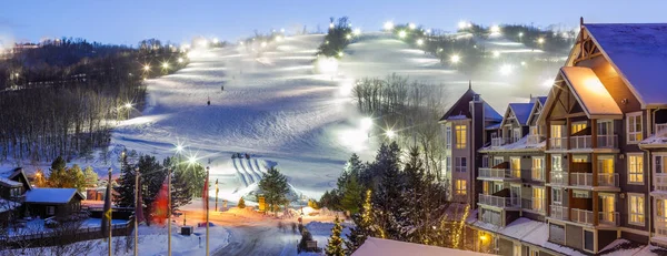 Blue Mountain Village i vinter — Stockfoto