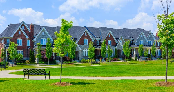 Maisons de luxe en Amérique du Nord — Photo