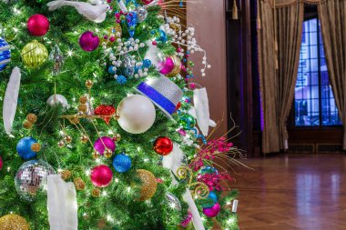 Madalyalı Noel ağacı