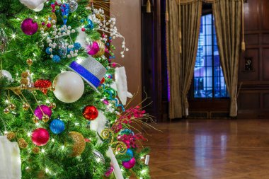 Madalyalı Noel ağacı