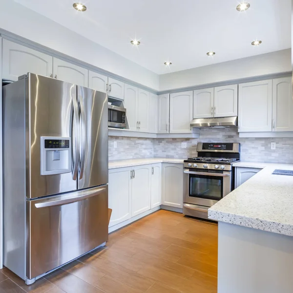 Interno della cucina in nuova casa di lusso — Foto Stock