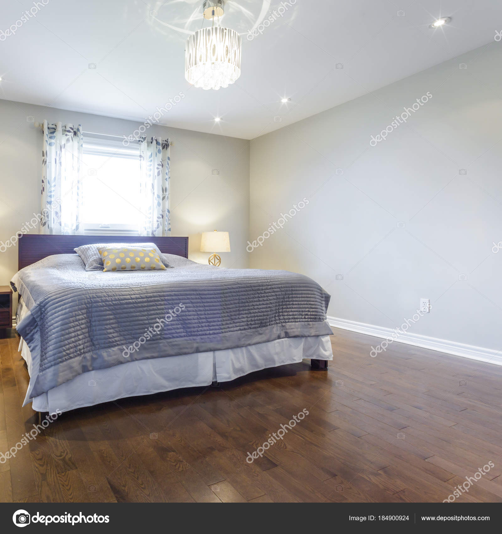 arredamento camera da letto — Foto Stock © sergey02 #184900924 arredamento camera da letto — Foto Stock © sergey02 #184900924