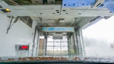 Touchless Oto yıkama. Ağır çekim