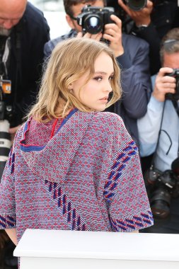 aktris Lily Rose Depp 