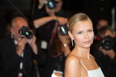Natasha Poly Fade ın katılır