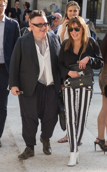 Adele Exarchopoulos at LV show during Paris Fashion Week October 7, 2015 :  r/Louisvuitton