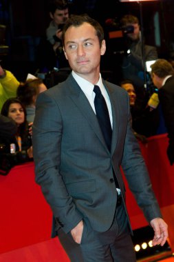 Jude Law 'Deha' prömiyeri katılır