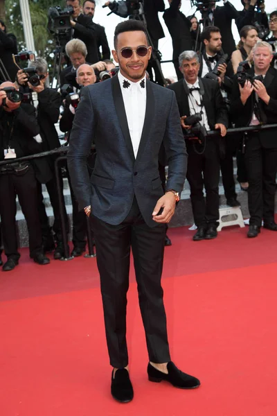 Lewis Hamilton participa da estreia de 'The Unkown Girl (La Fille Inconnue)' — Fotografia de Stock