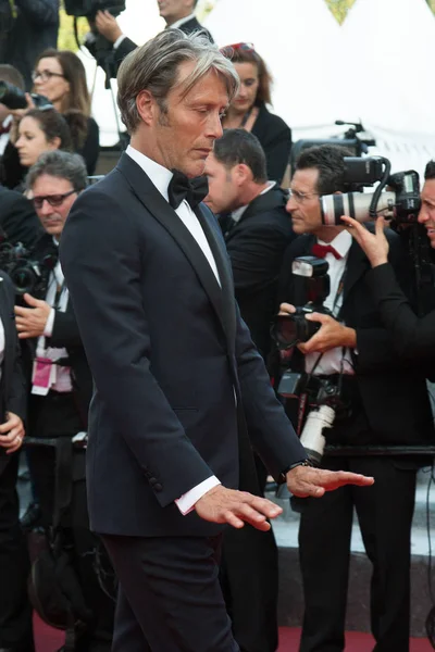 Mads Mikkelsen katılır 'Sevmek' prömiyeri