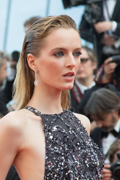 Daria Strokous 'Sevmek' prömiyeri katılır 