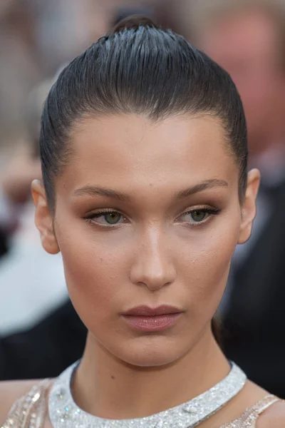 Bella Hadid uczęszcza na premierze 'Cafe Society' — Zdjęcie stockowe