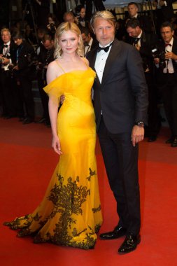 Kirsten Dunst, Mads Mikkelsen. 